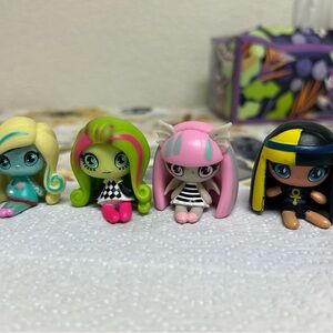 RARE Popular Monster High Minis Collectible”s Lot 4 Figures